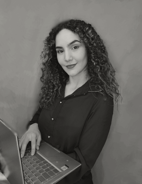 marketing expert with laptop